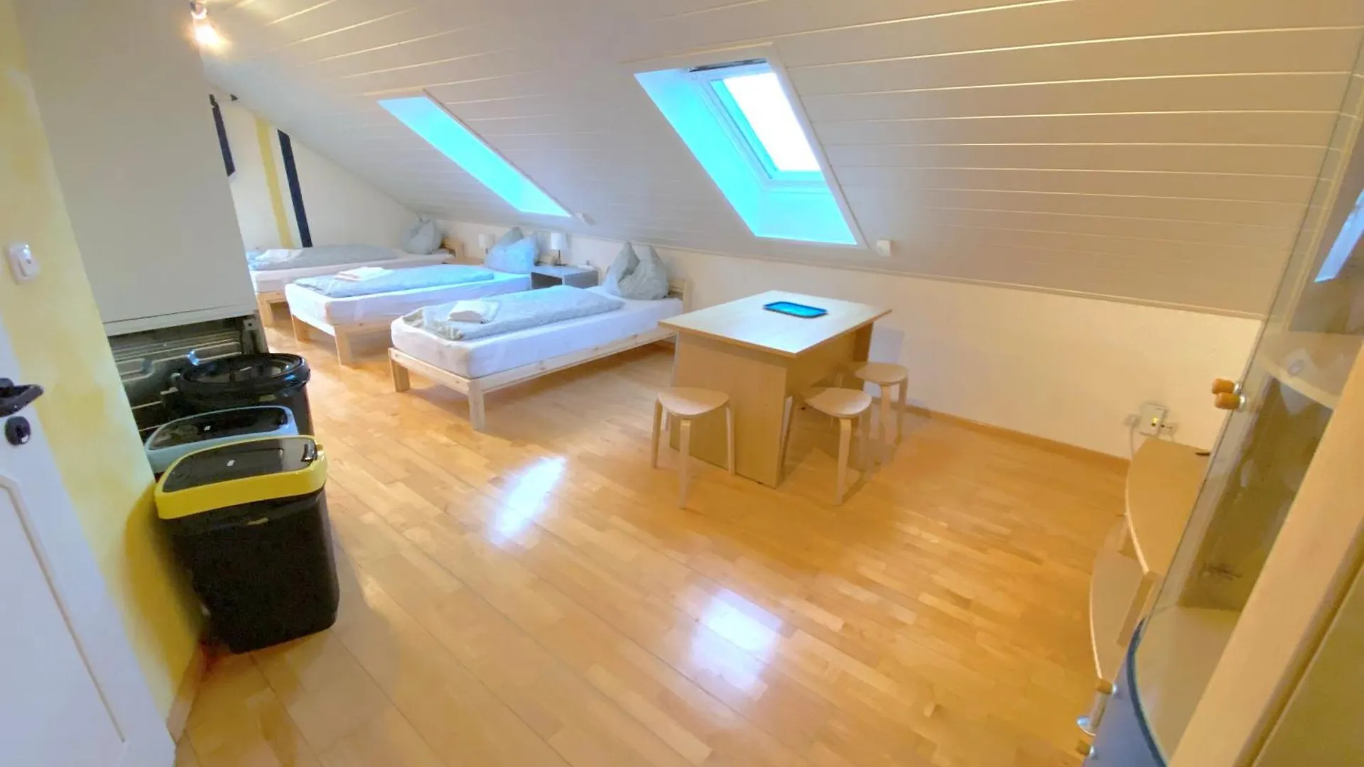 V Apartment 4 Personen - Monteurzimmer - Ferienwohnung - Kronwieden Loiching Alemania